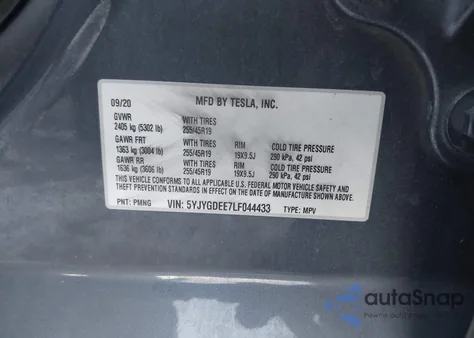 2020 Tesla Model Y Long Range Dual Motor All-Wheel Drive z USA, uszkodzony, nr VIN 5YJYGDEE7LF044433